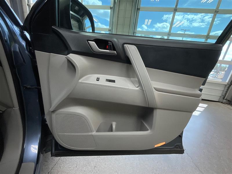 2013 TOYOTA HIGHLANDER 