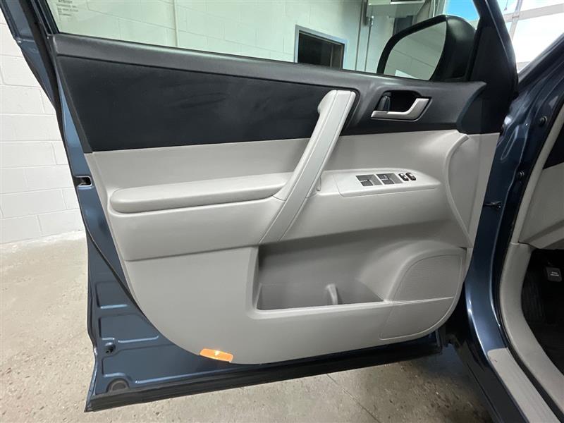 2013 TOYOTA HIGHLANDER 