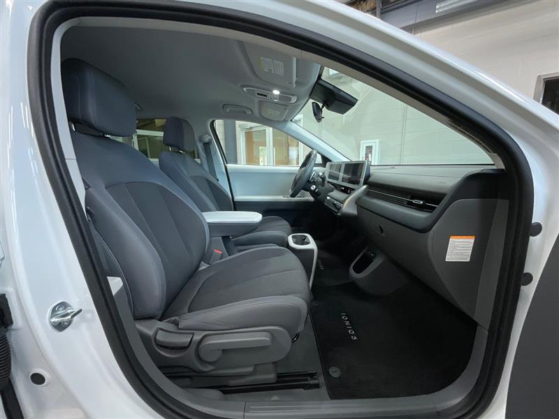 2024 HYUNDAI IONIQ 5 SE