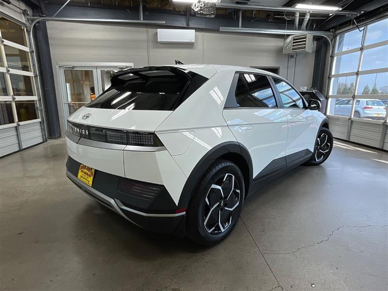 2024 HYUNDAI IONIQ 5 SE