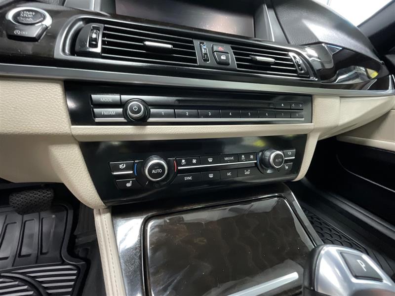 2015 BMW 5 SERIES 528i xDrive