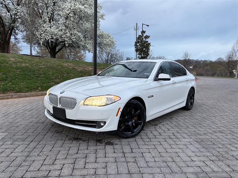 2013 BMW 5 SERIES 550i