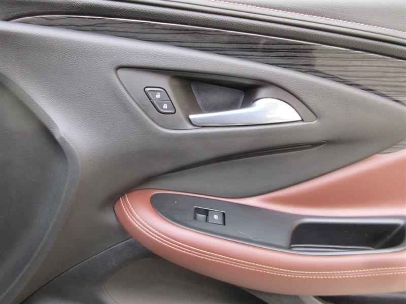 2017 Buick Envision Essence - Photo 33