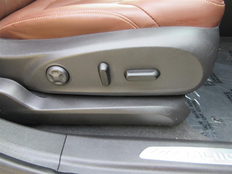 2017 Buick Envision Essence - Photo 36