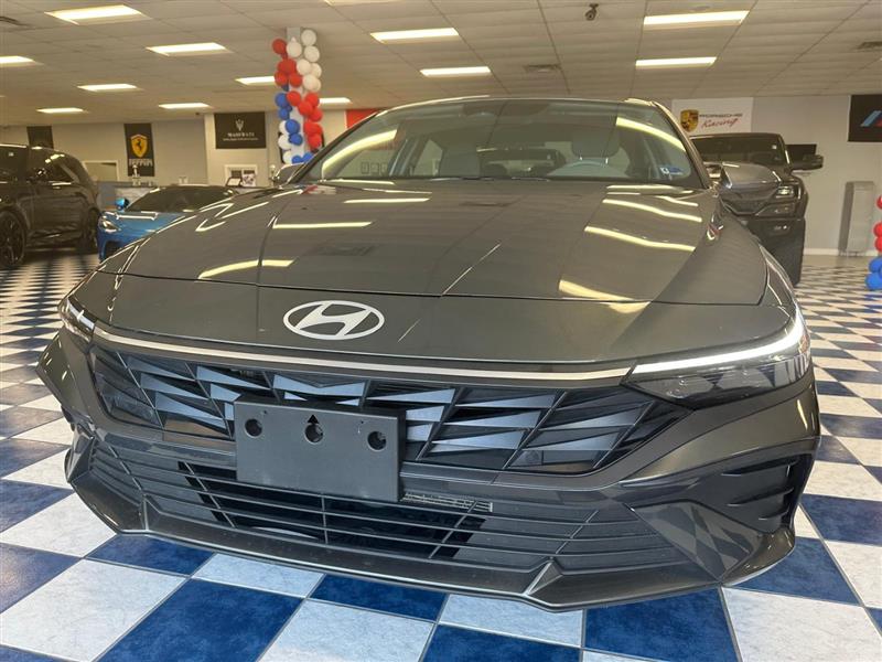 Gray 2025 Hyundai Elantra Hybrid Blue FWD Sedan Front-Wheel Drive Automatic