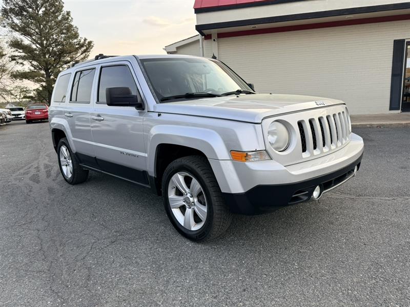 View vehicle photo 3