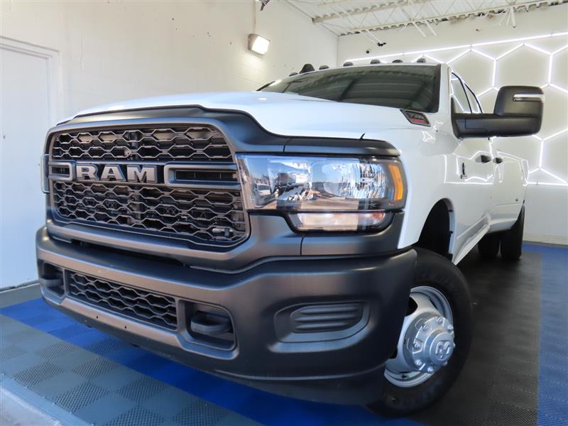 2024 RAM 3500 Tradesman Crew Cab LB DRW 4WD