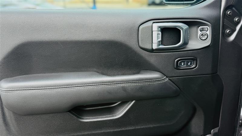 2022 Jeep Wrangler Unlimited Sahara 4XE - Photo 13