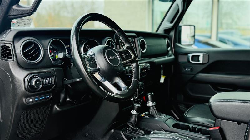 2022 Jeep Wrangler Unlimited Sahara 4XE - Photo 15