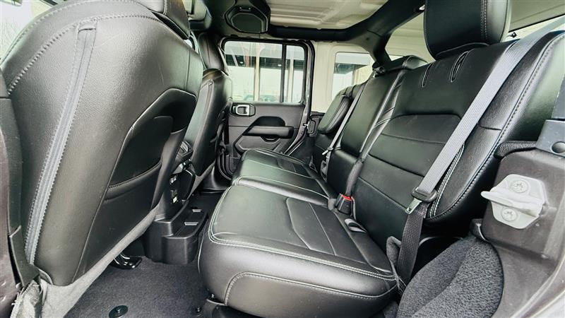 2022 Jeep Wrangler Unlimited Sahara 4XE - Photo 18