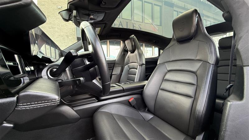 2022 Porsche Taycan GTS - Photo 11