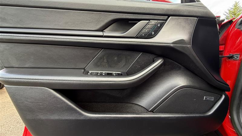 2022 Porsche Taycan GTS - Photo 15