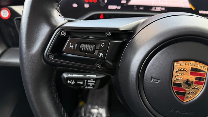 2022 Porsche Taycan GTS - Photo 24