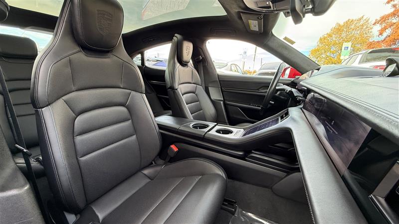 2022 Porsche Taycan GTS - Photo 29