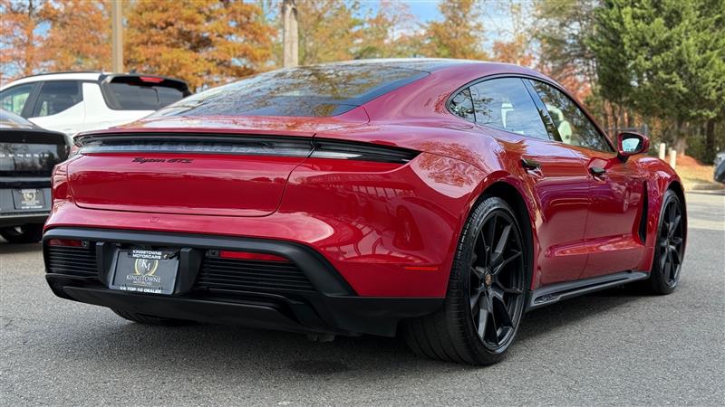 2022 Porsche Taycan GTS - Photo 3