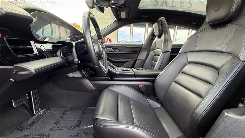 2022 Porsche Taycan GTS - Photo 7