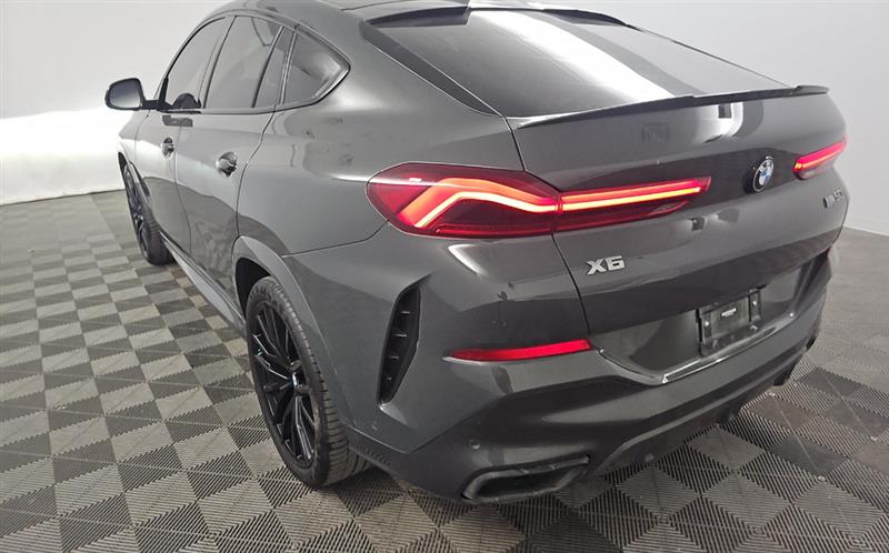 2022 BMW X6 M50I