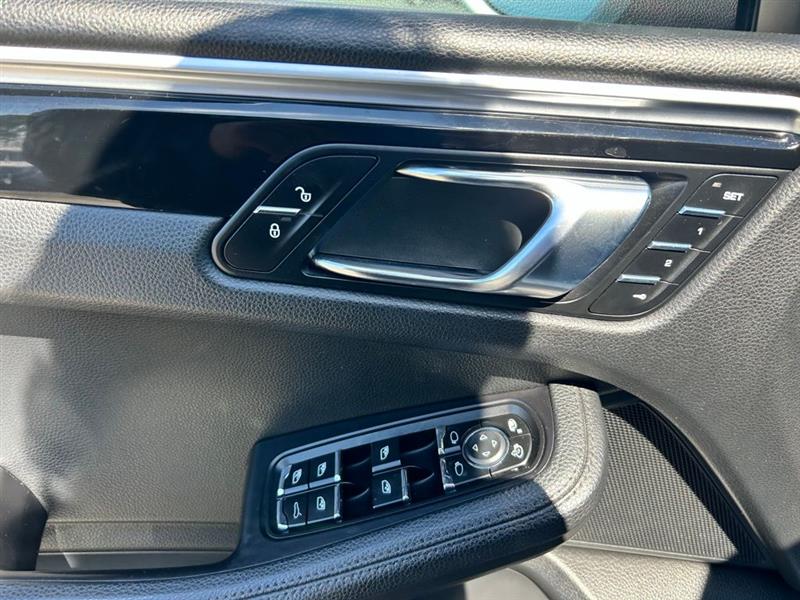 2018 PORSCHE MACAN S