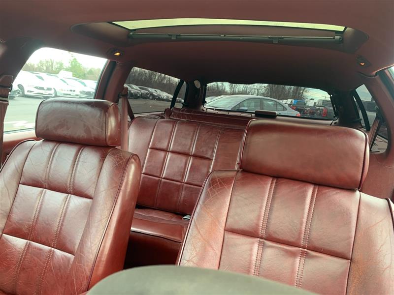 1992 Oldsmobile Custom Cruiser - Photo 12