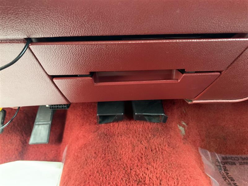 1992 Oldsmobile Custom Cruiser - Photo 26