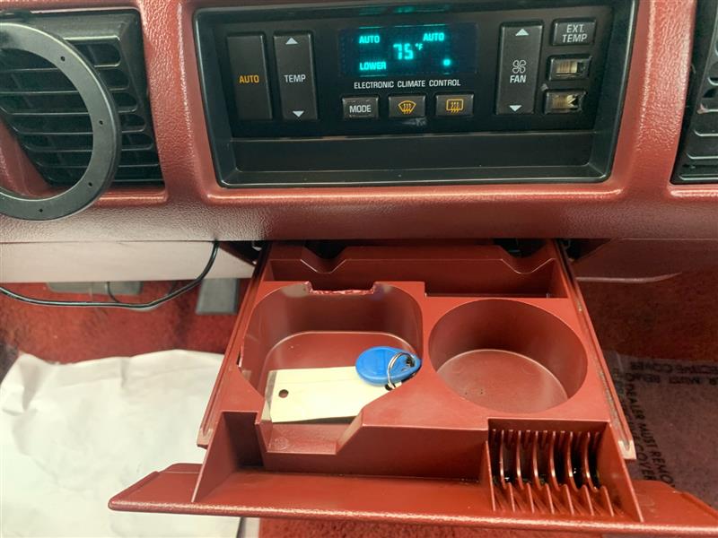 1992 Oldsmobile Custom Cruiser - Photo 28