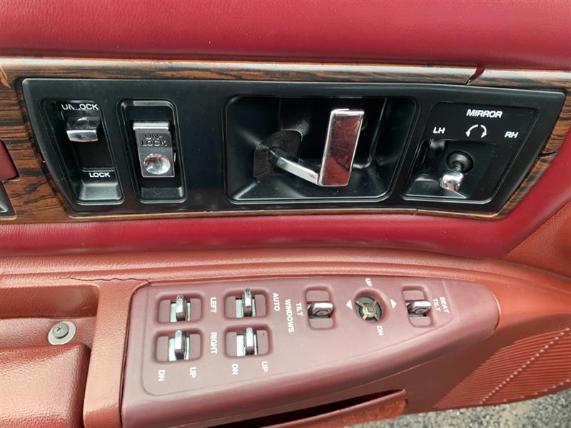 1992 Oldsmobile Custom Cruiser - Photo 38