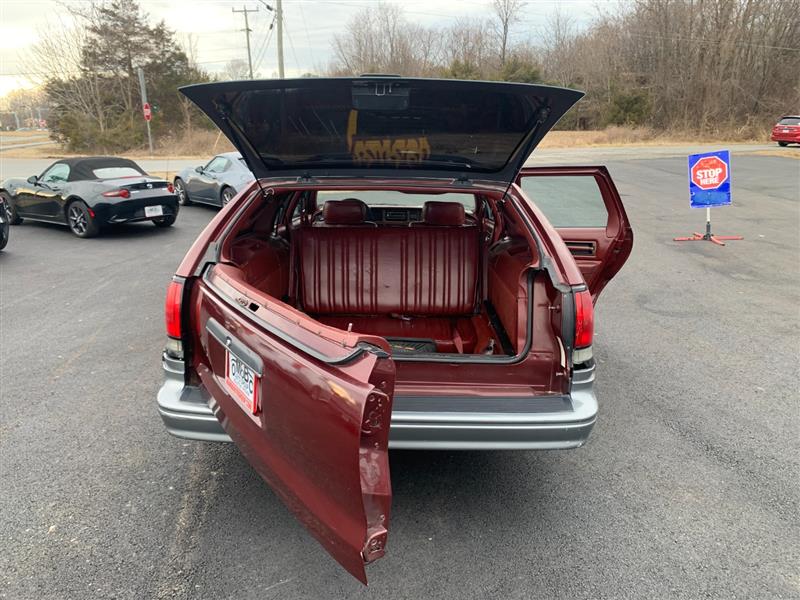 1992 Oldsmobile Custom Cruiser - Photo 47