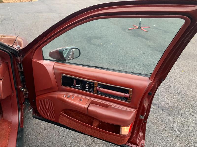 1992 Oldsmobile Custom Cruiser - Photo 54