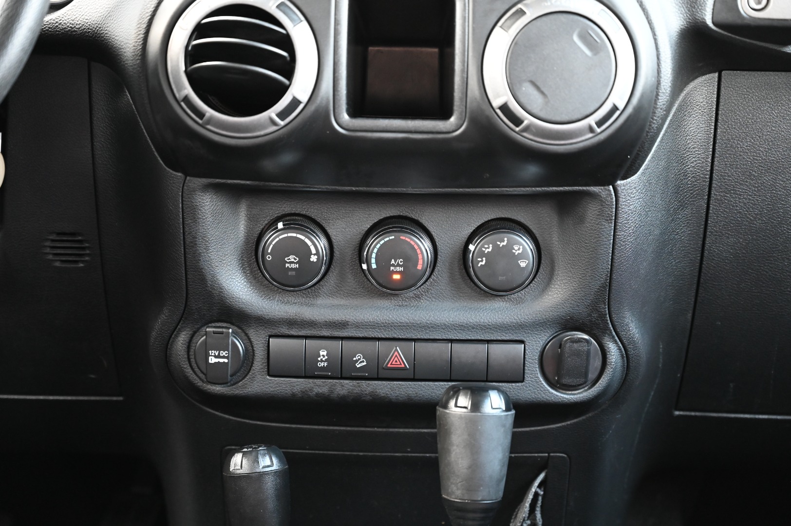 2014 Jeep Wrangler Unlimited Sport - Photo 24