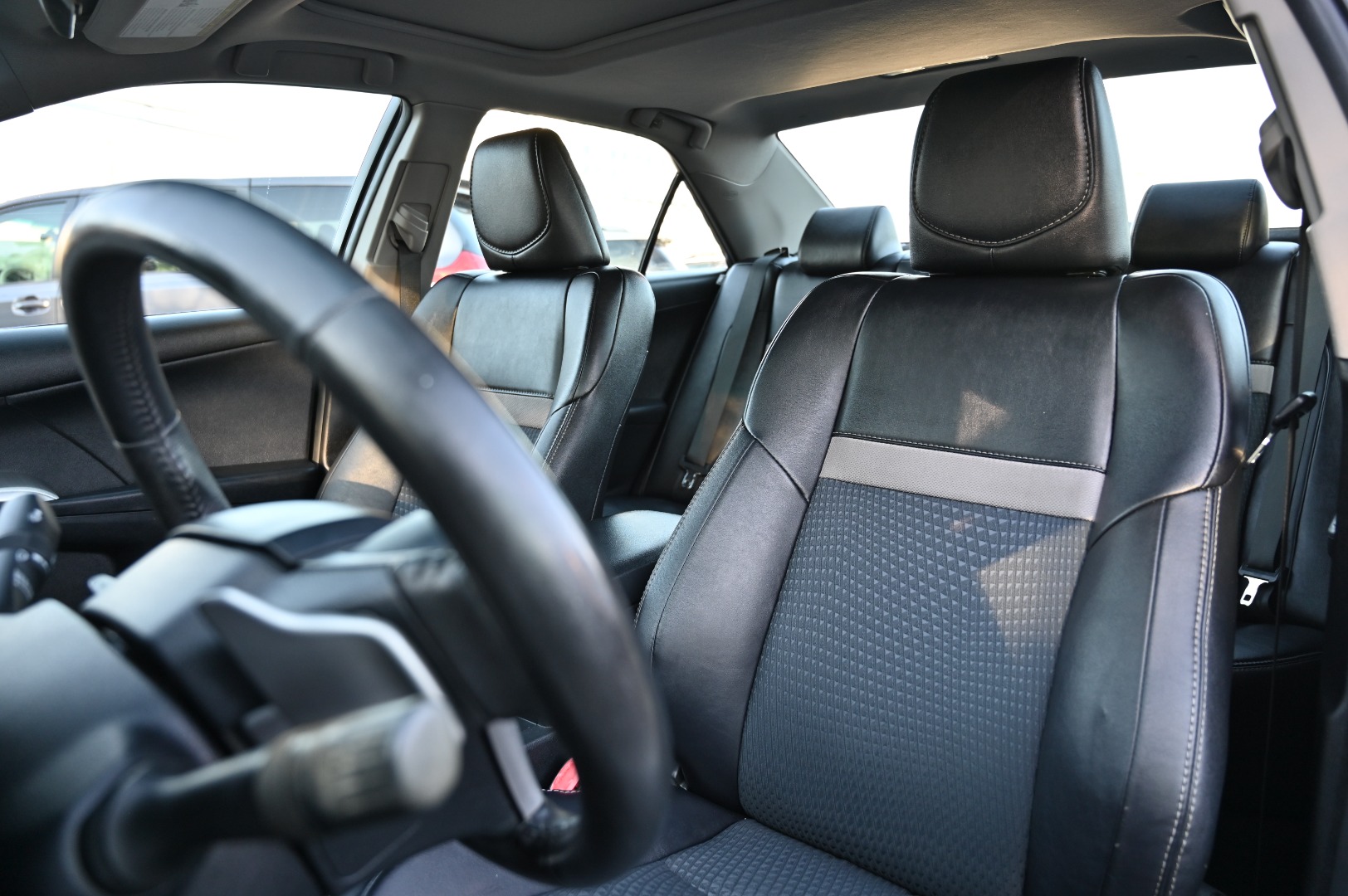 2012 Toyota Camry SE - Photo 10