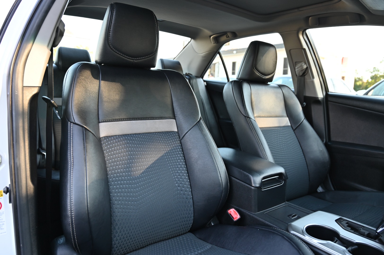 2012 Toyota Camry SE - Photo 13