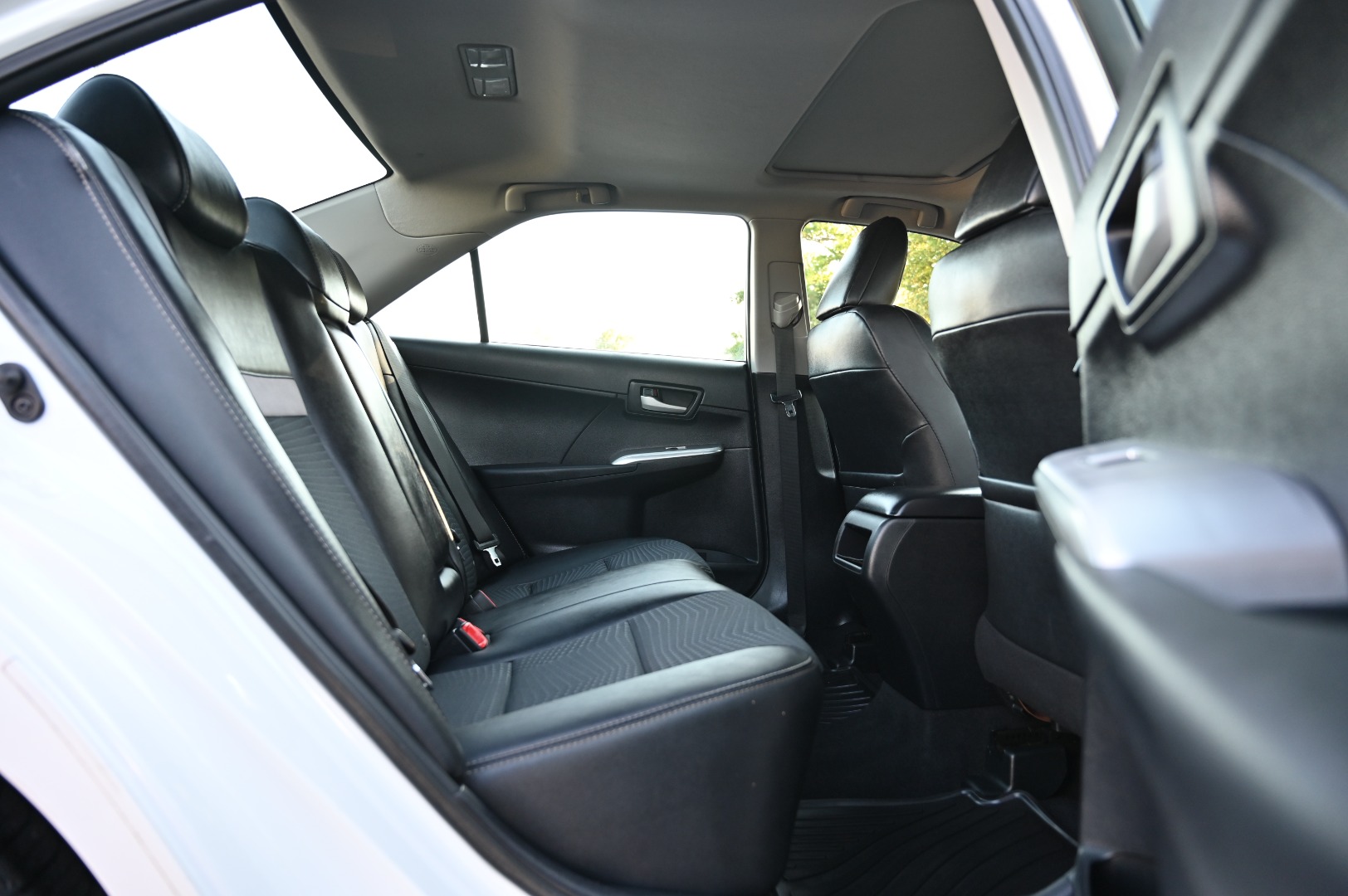 2012 Toyota Camry SE - Photo 15