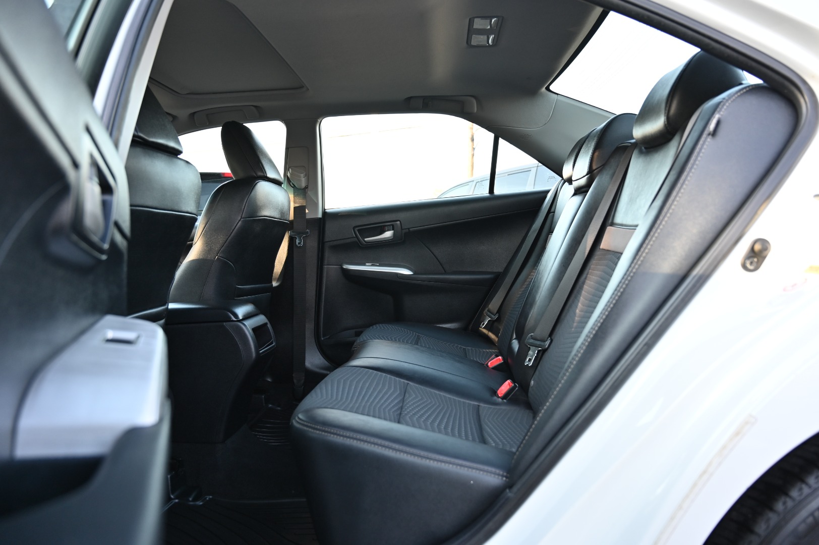 2012 Toyota Camry SE - Photo 18