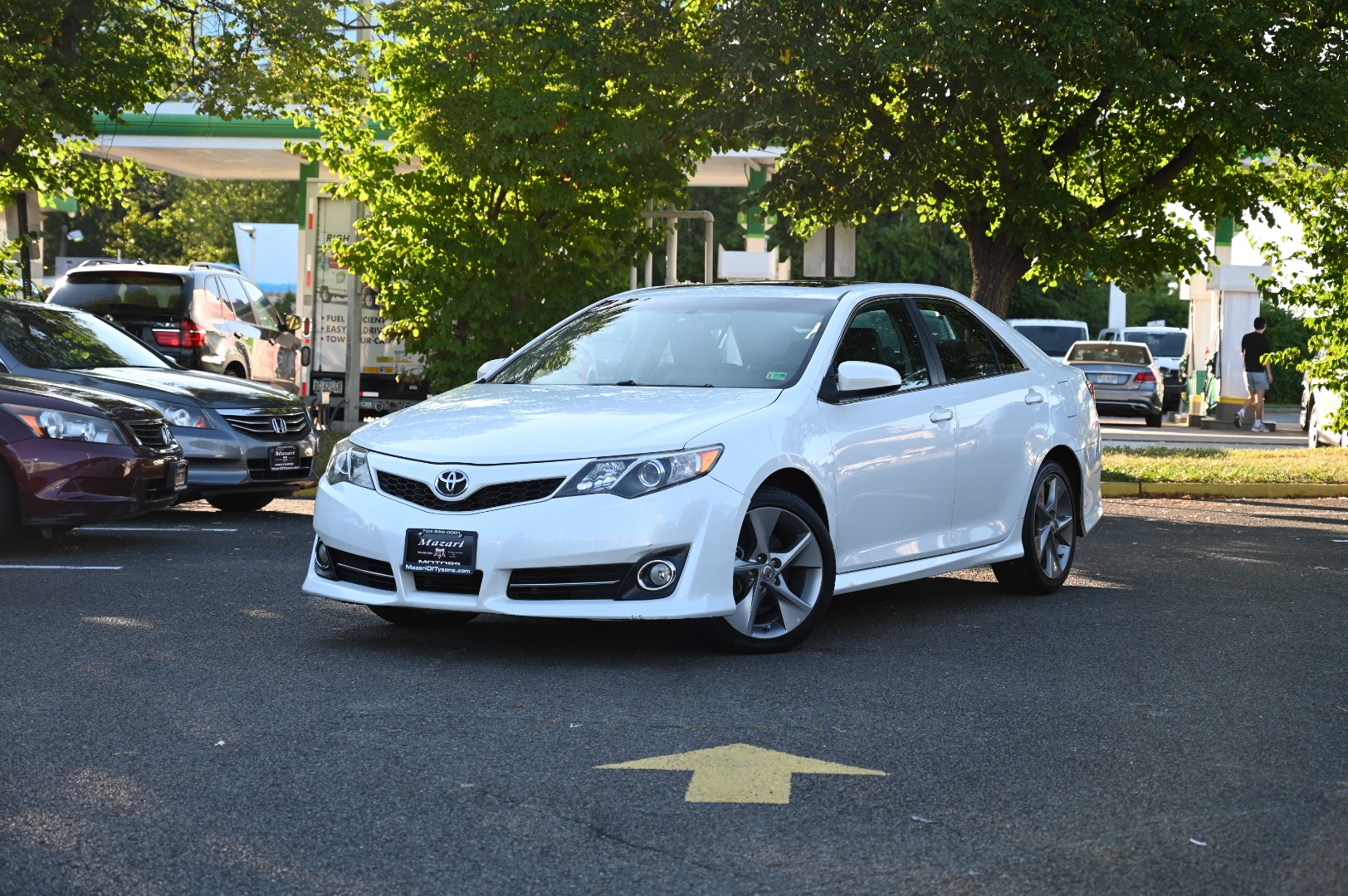 2012 Toyota Camry SE - Photo 2