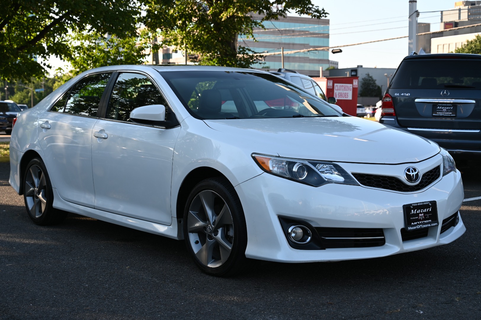 2012 Toyota Camry SE - Photo 5