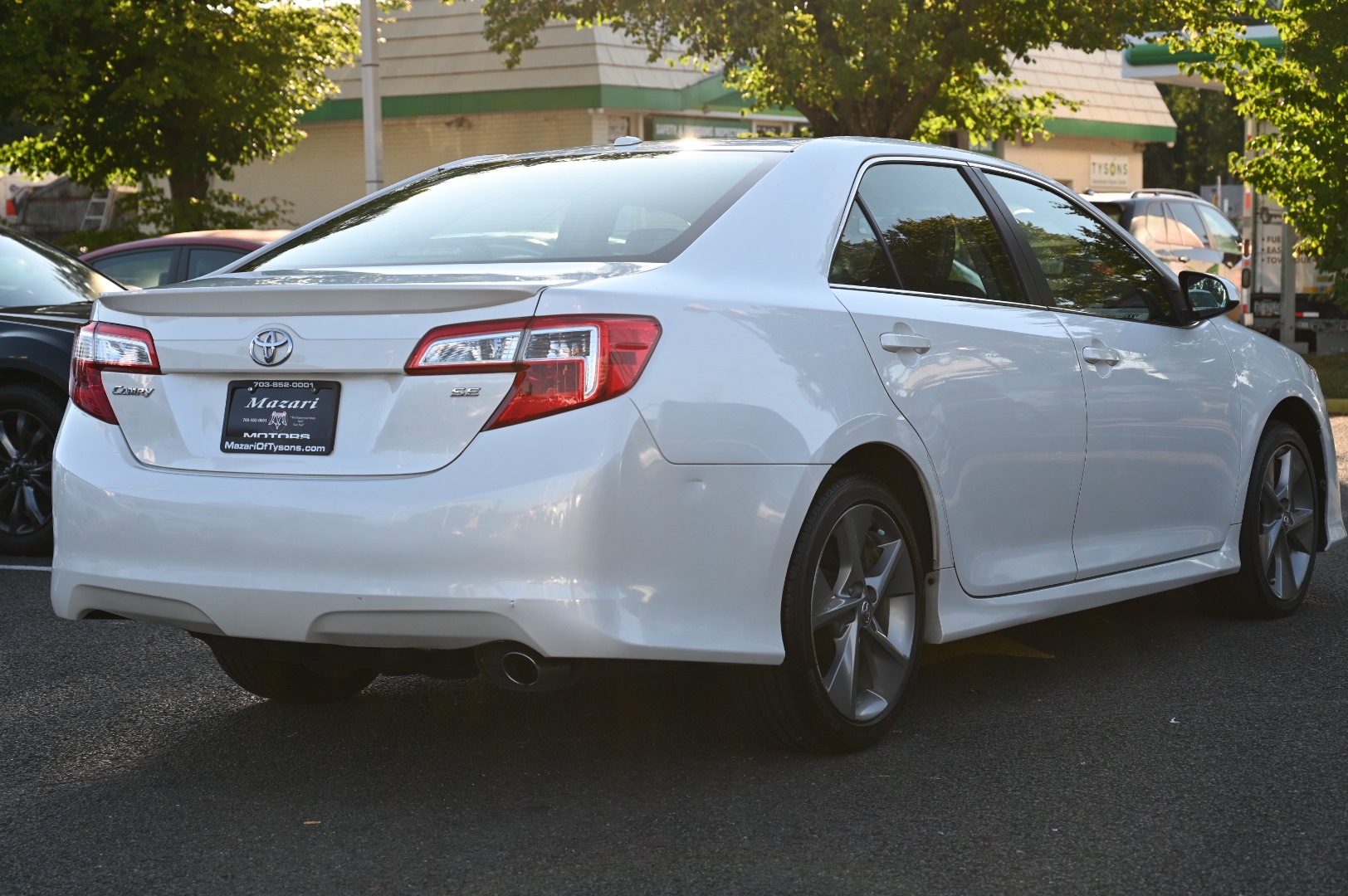 2012 Toyota Camry SE - Photo 8