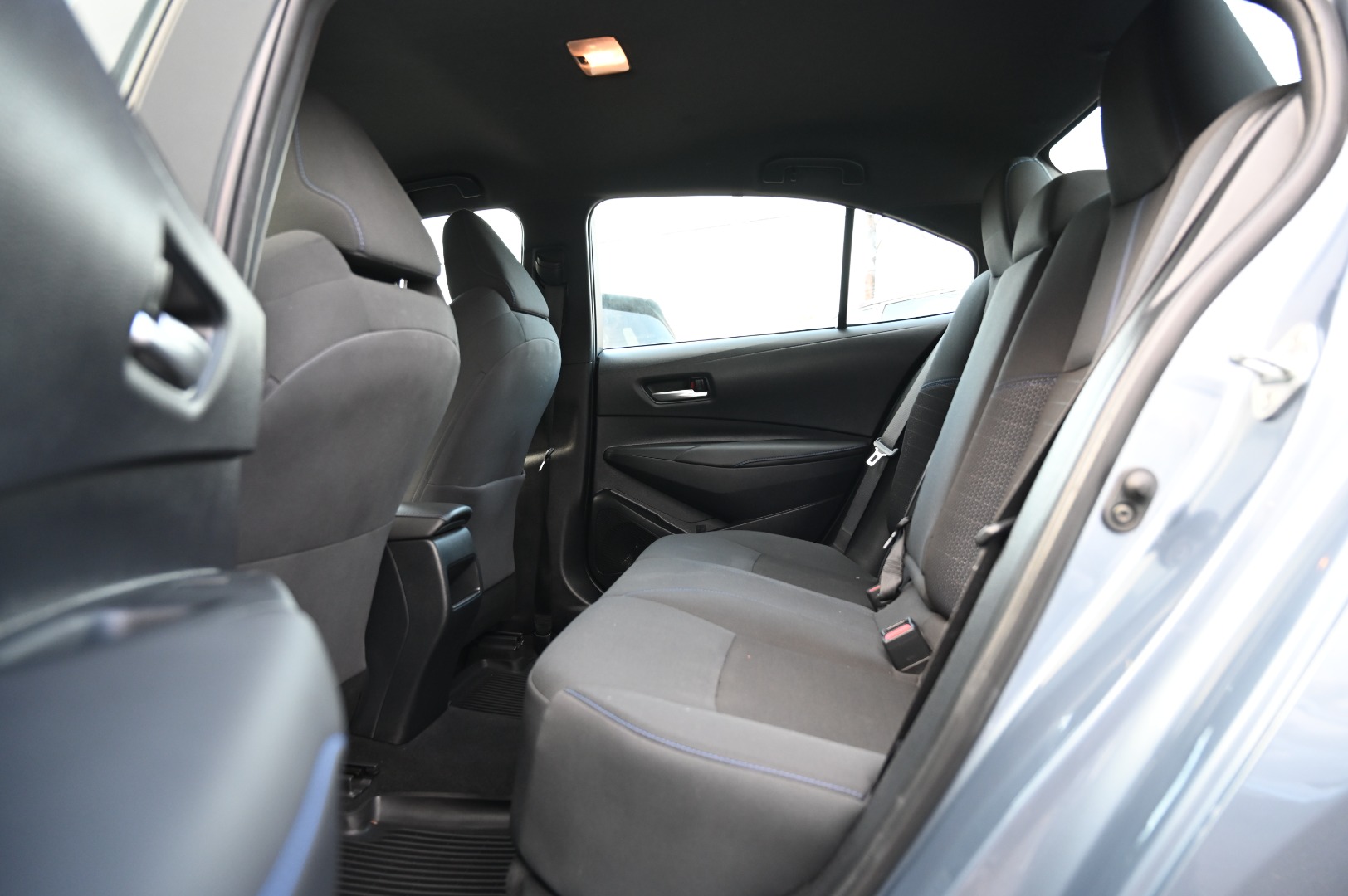 2020 Toyota Corolla SE - Photo 18