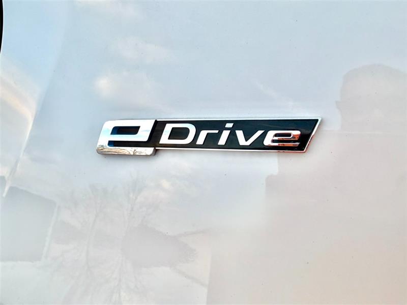 2018 BMW 5 Series 530e - Photo 13