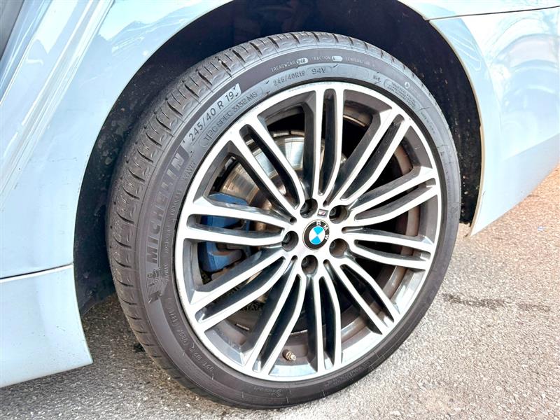 2018 BMW 5 Series 530e - Photo 19