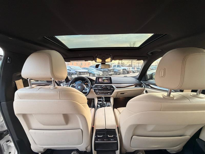 2018 BMW 5 Series 530e - Photo 20