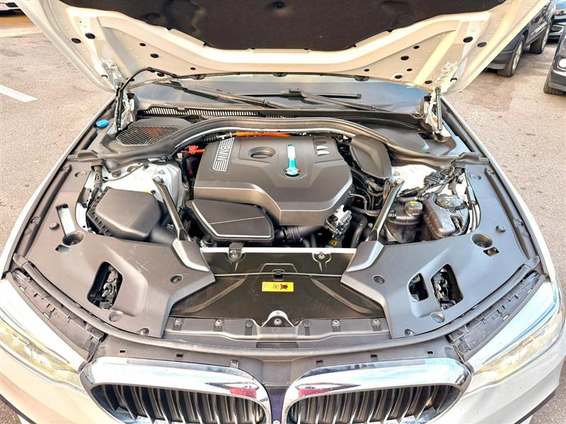 2018 BMW 5 Series 530e - Photo 22