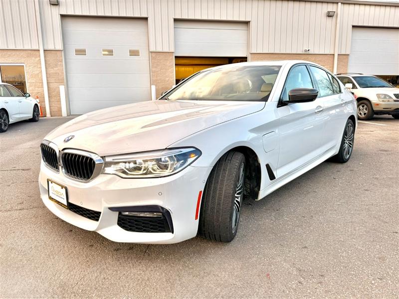 2018 BMW 5 Series 530e - Photo 2