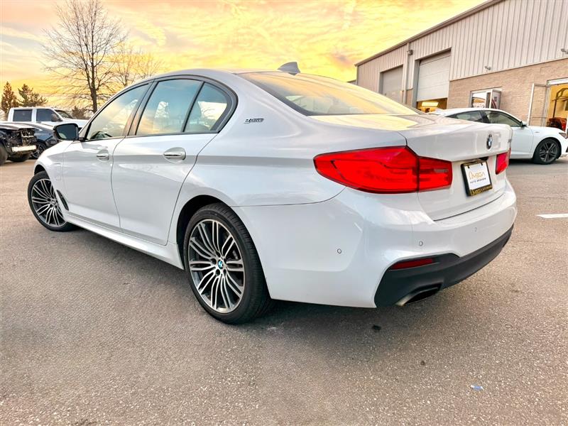 2018 BMW 5 Series 530e - Photo 4
