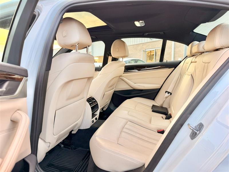 2018 BMW 5 Series 530e - Photo 8