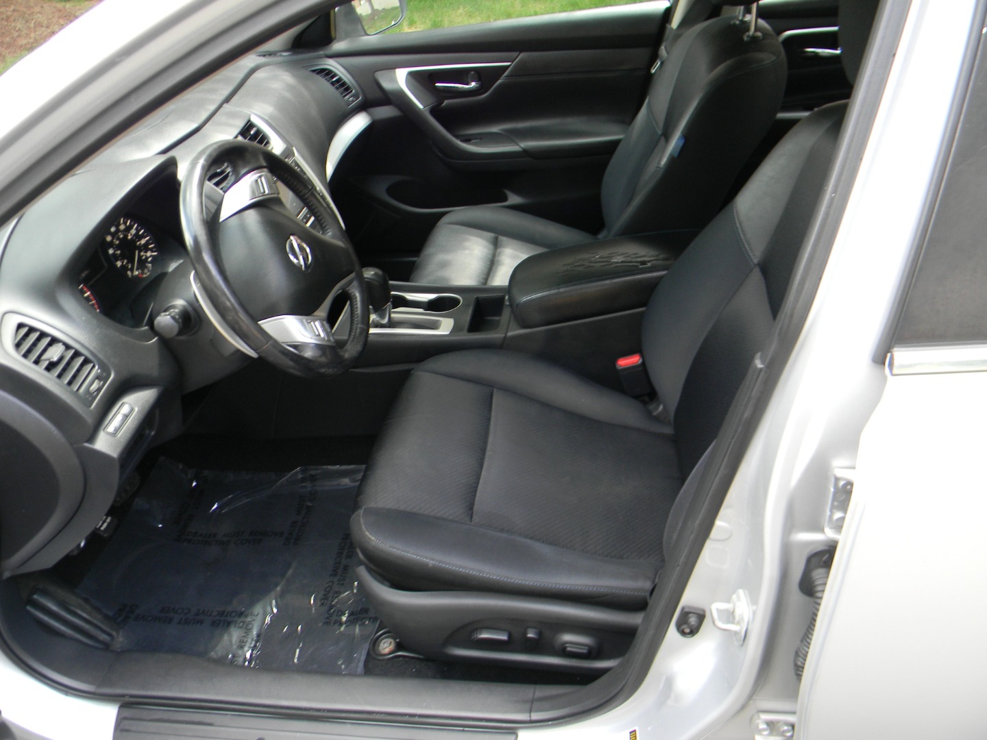 2017 Nissan Altima SR - Photo 15