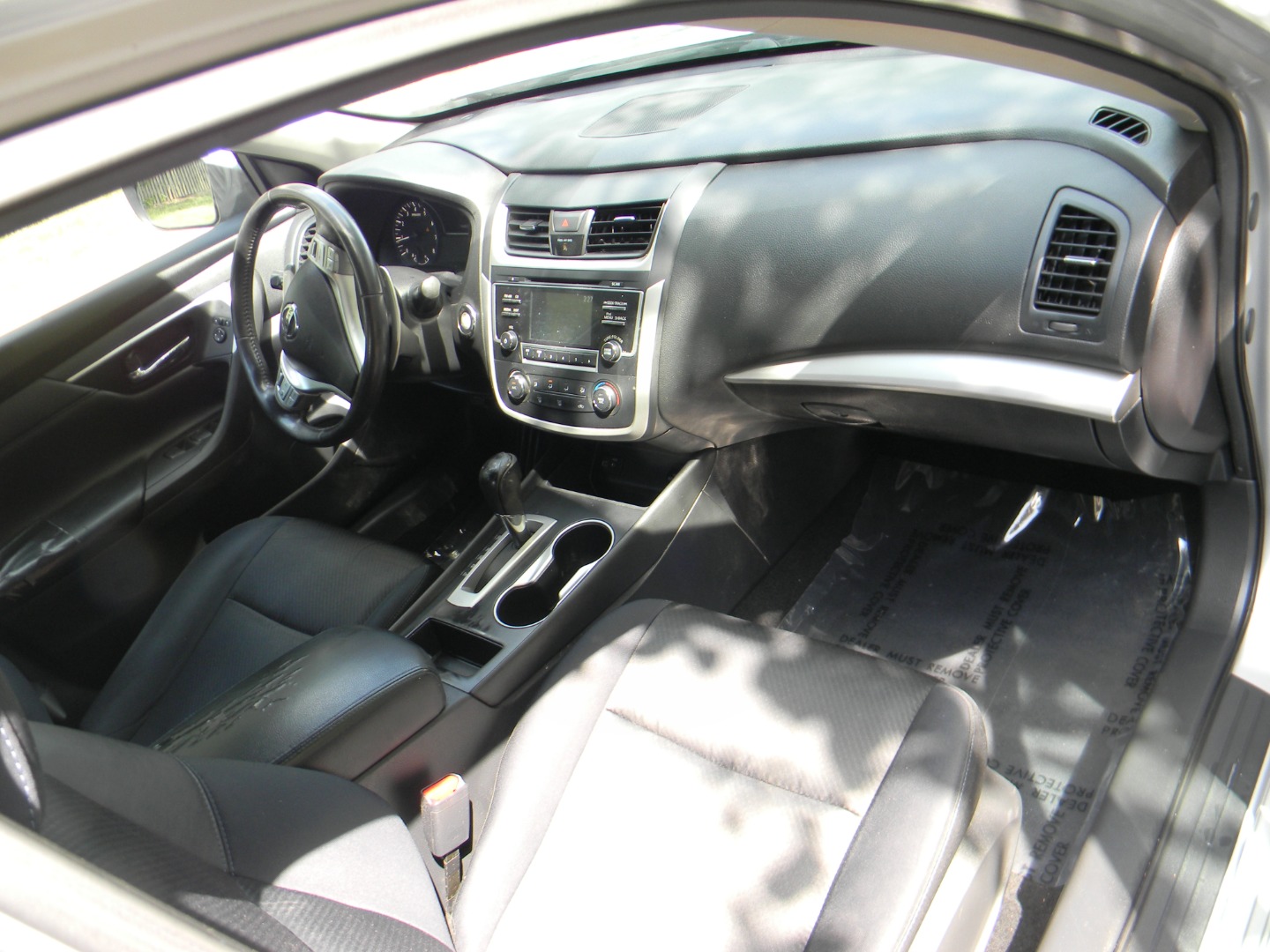 2017 Nissan Altima SR - Photo 17