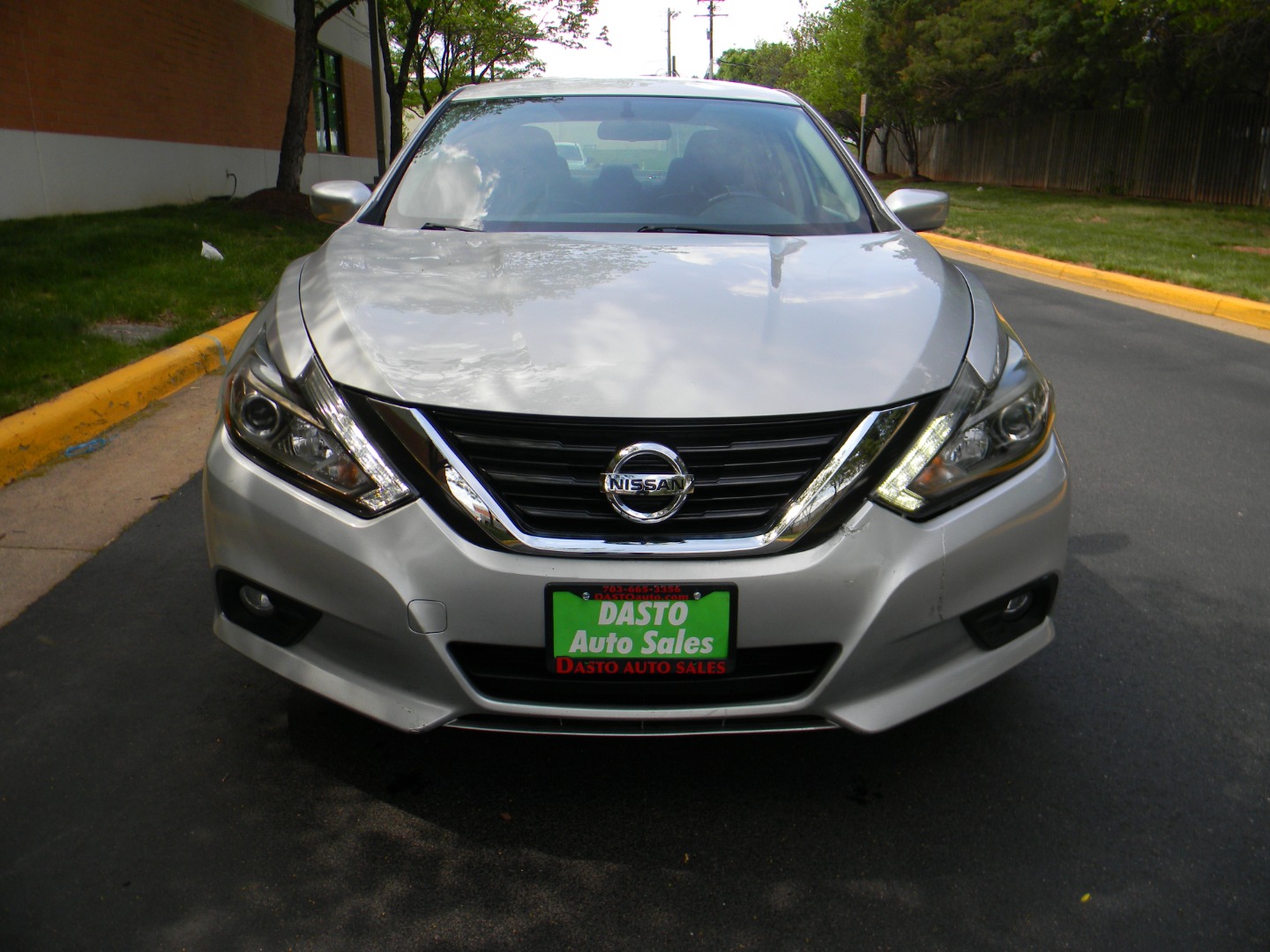 2017 Nissan Altima SR - Photo 3