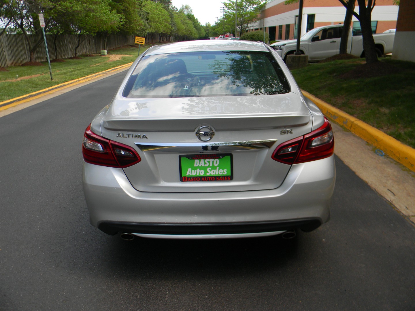 2017 Nissan Altima SR - Photo 4