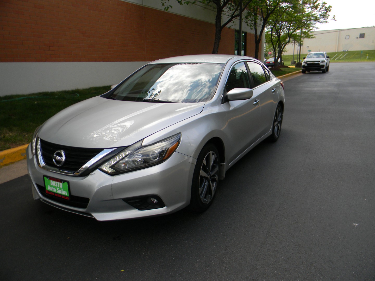 2017 Nissan Altima SR - Photo 5