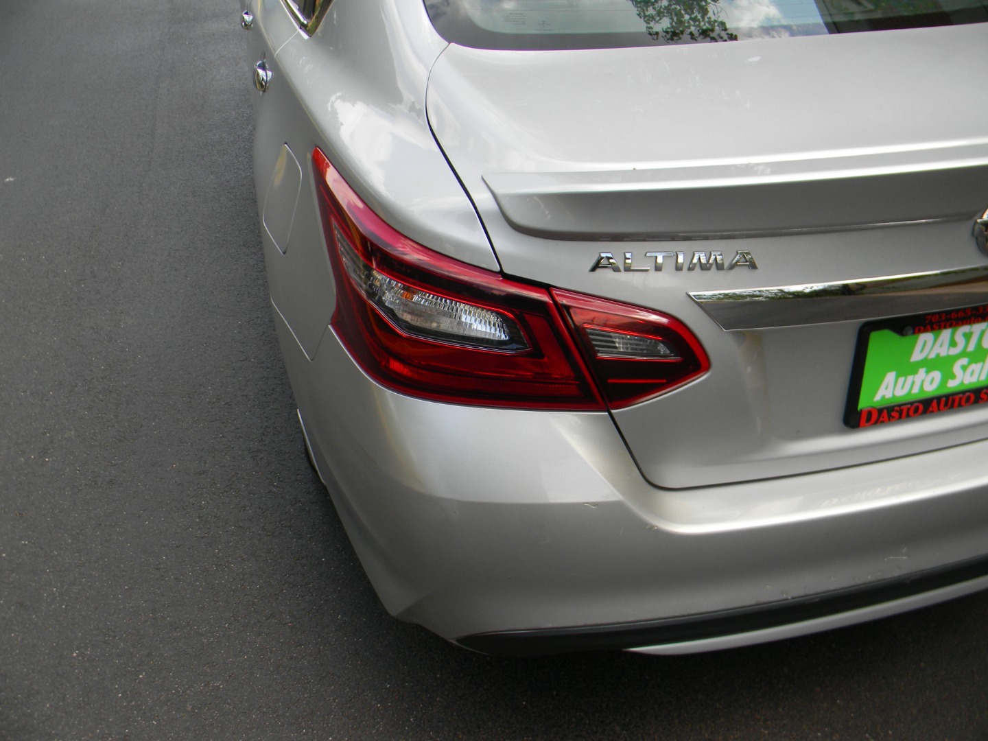 2017 Nissan Altima SR - Photo 9